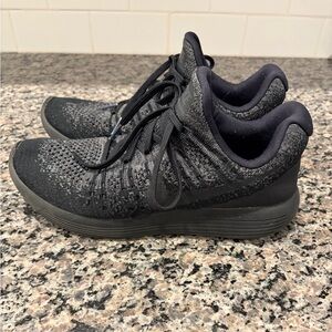 Nike LunarEpic Low Flyknit 2 Black Dark Grey Running Shoes Women’s 9.5